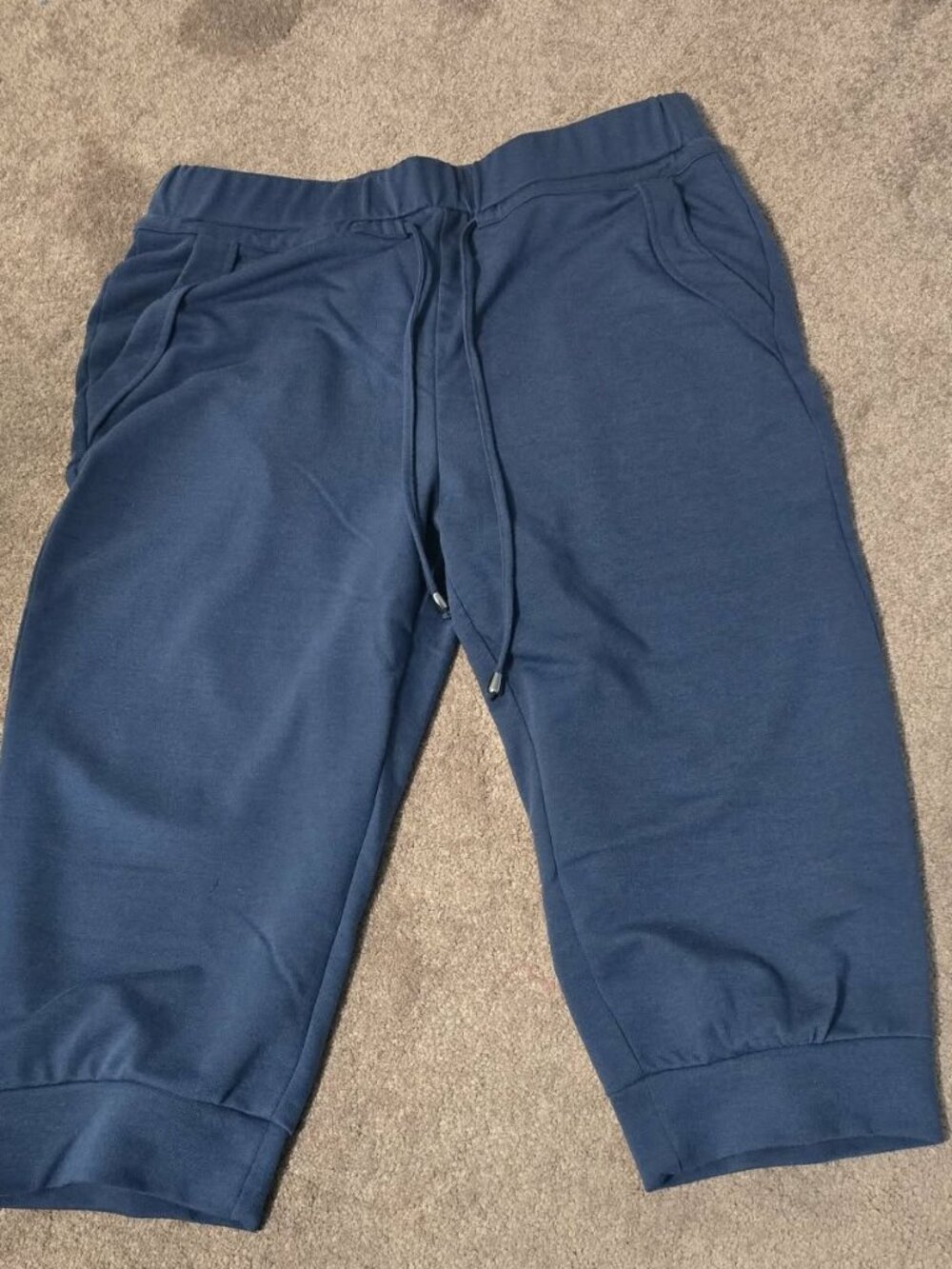 Capri – NWOT – Navy 18” Inseam – Size L